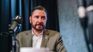 Read more about the article Cid Gomes não veta aliança com ninguém, nem com Moses Rodrigues, diz Romeu Aldigueri