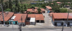 Read more about the article Moradores deixam para trás casas com móveis e abandonam vila para fugir de facções em Pacatuba, na Grande Fortaleza