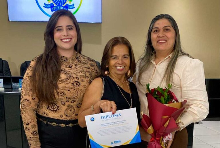 Francisca Dias recebe homenagem  da Câmara de Ipueiras