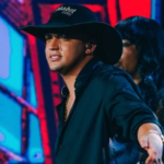 Natanzinho Lima encerra show por inflamação na garganta, na Bahia