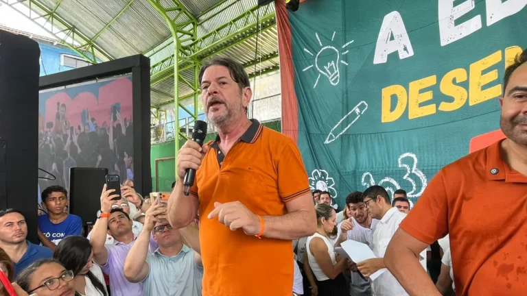 ‘Não tem dúvida’, diz Cid Gomes sobre candidatura de Elmano