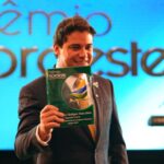 Dep. Júnior Mano recebe prêmio de melhor deputado do Ceará