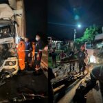 Colisão traseira entre caminhões deixa motorista preso às ferragens na CE-187 entre Ipu e Ipueiras