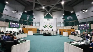 Read more about the article Troca-troca de partidos: como ficam as bancadas na Alece depois da janela partidária