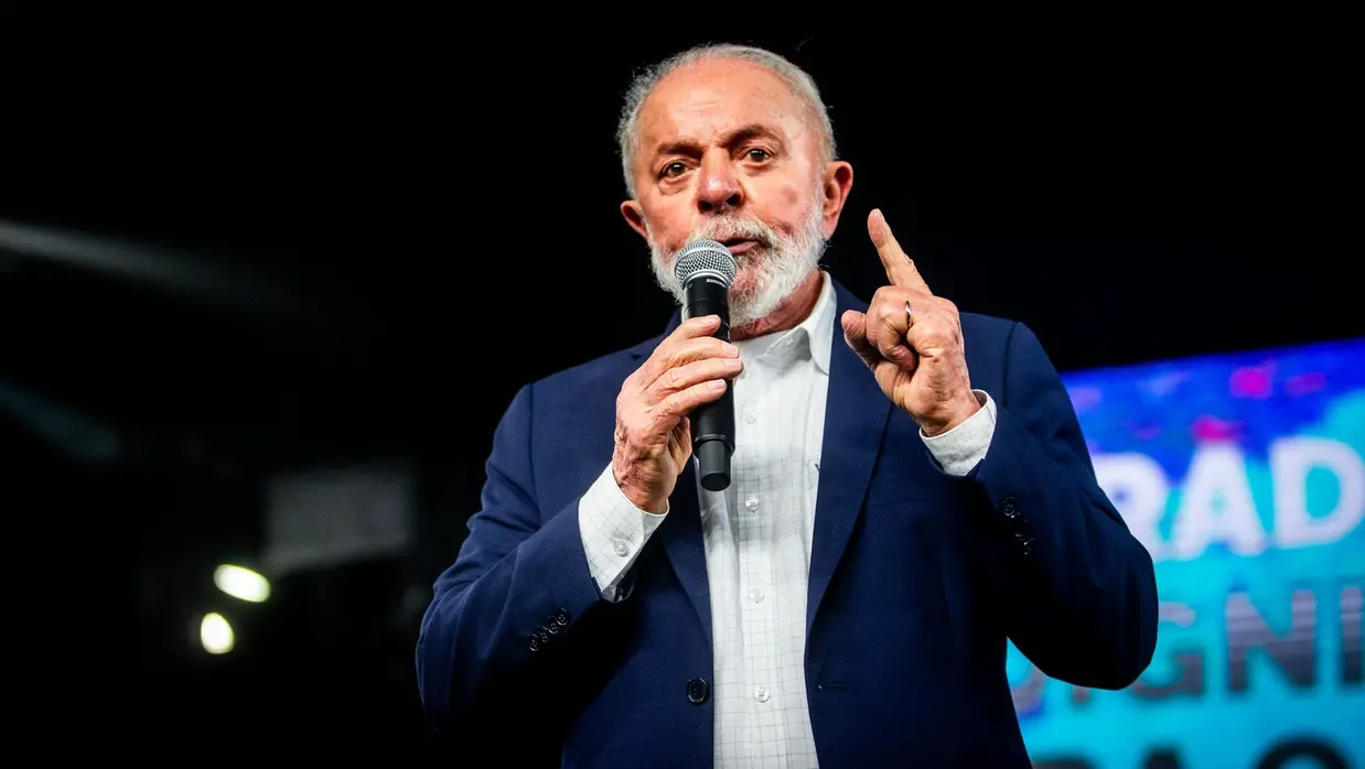 No Ceará, Lula diz que candidato é Elmano, critica Ciro e fala em Luzianne e Guimarães