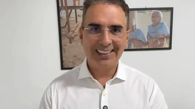 Prefeito de Quixadá, Ricardo Silveira, anuncia afastamento temporário após problemas respiratórios
