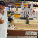 Bolo de Santo Antônio é arrematado por R$ 50,5 mil em Quixeramobim