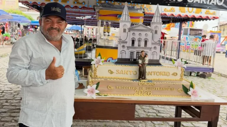 Bolo de Santo Antônio é arrematado por R$ 50,5 mil em Quixeramobim