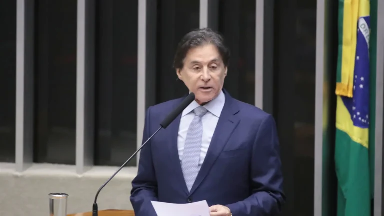 Eunício é diagnosticado com ‘anemia profunda’ e se afasta temporariamente da política