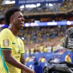 Com dois gols de Vini Jr e volta de Neymar, Brasil bate a Escócia e avança ao mata-mata da Copa