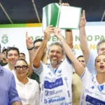Elmano leva benefícios para distrito de Uiraponga, que sofreu ameaça de facções criminosas