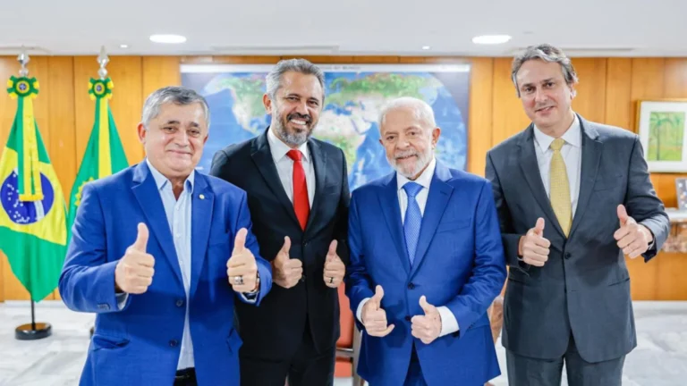 Lula, Elmano e ministros Guimarães e Waldez Góes participam de entregas para acelerar a Ferrovia Transnordestina