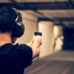 Comissão do Senado analisa porte de arma para mulheres sob medida protetiva