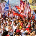 Elmano , em caminhada no bairro Genibaú, em Fortaleza: “Ceará tem, hoje, a menor taxa de desemprego da história”