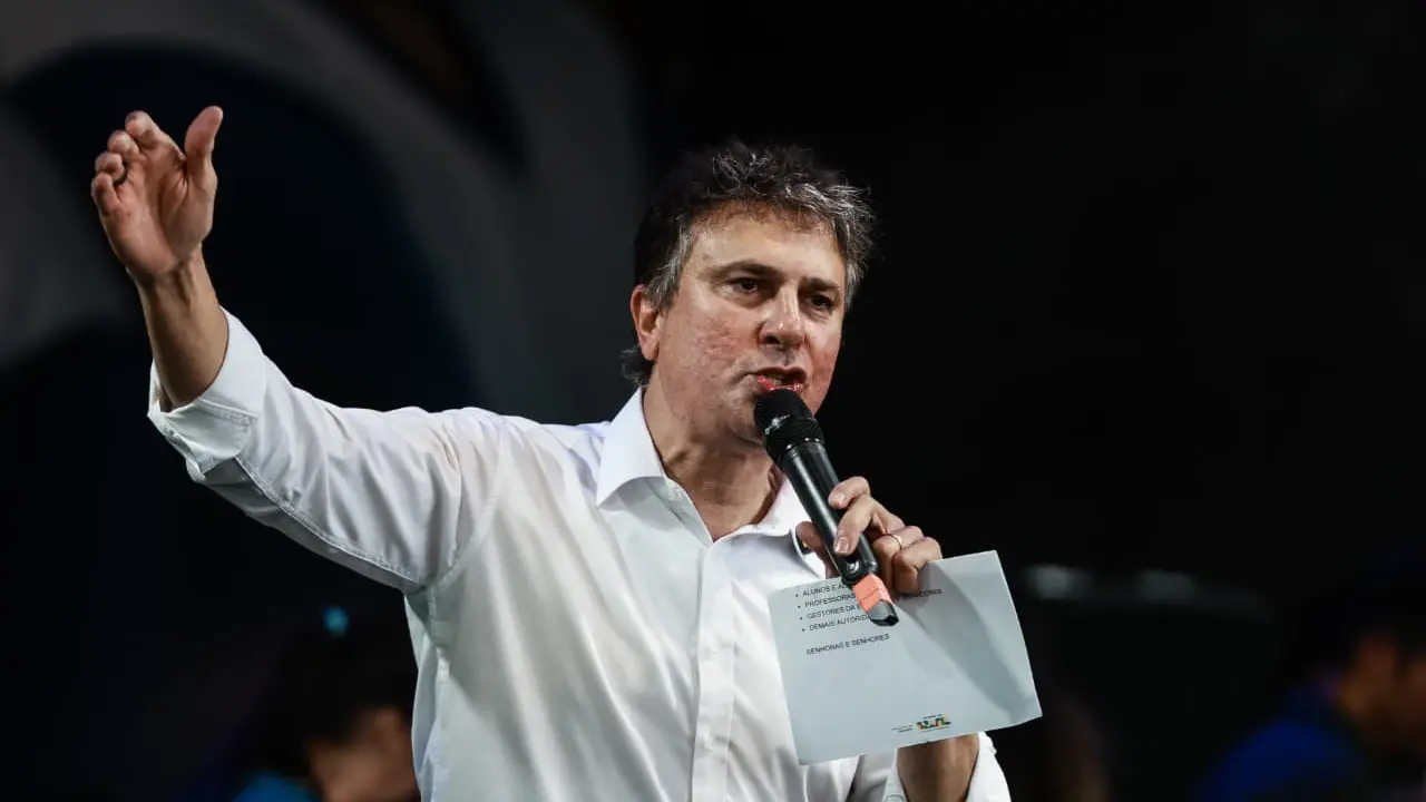 TRE determina que Camilo remova vídeo que ligava Ciro Gomes a Flávio Bolsonaro