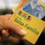 Bolsa Família: aliados de Flávio sofrem primeira derrota no TSE em tentativa de barrar reajuste de 15% anunciado por Lula