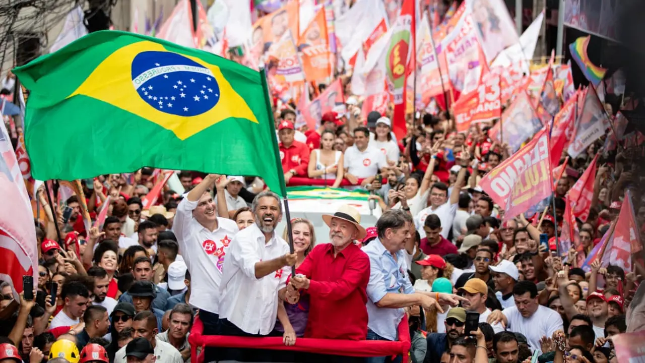 Em ato com Lula, Elmano faz aceno a mulheres e diz que, no Ceará, ‘bolsonarismo não se cria’