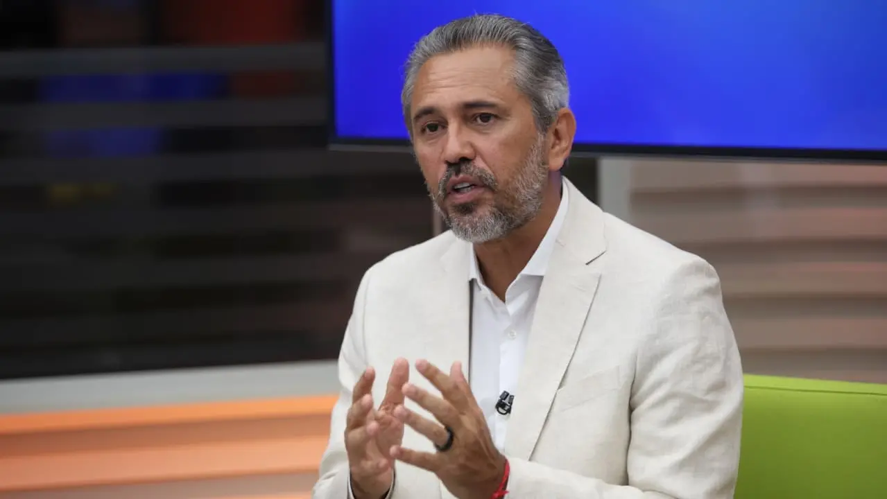 Após reeleição, Elmano cita ‘Quadrante Seguro’ como prioridade e antecipa estratégia pró-Lula no CE